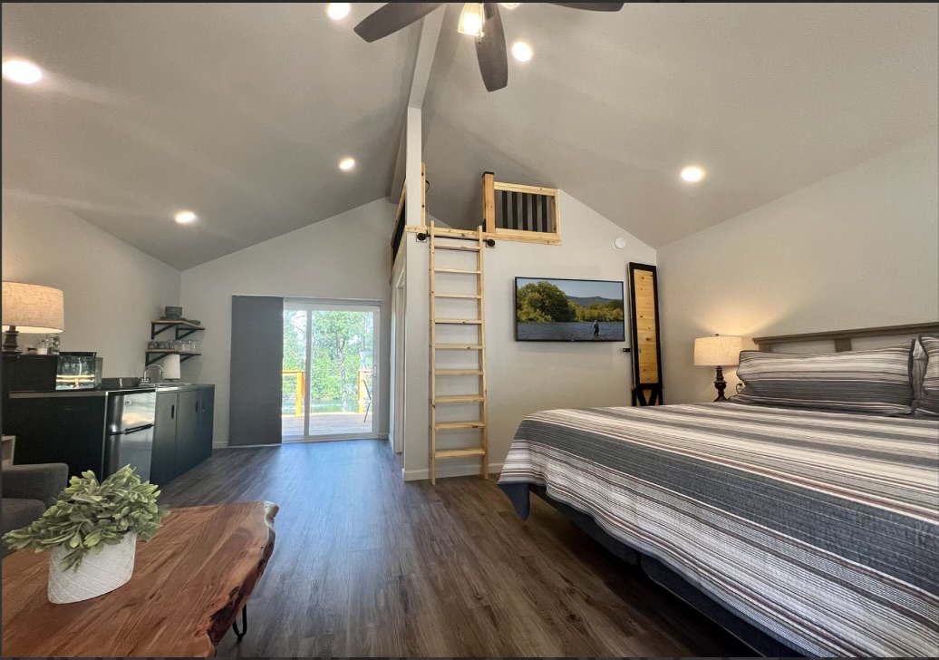 Cabin 4 loft studio interior